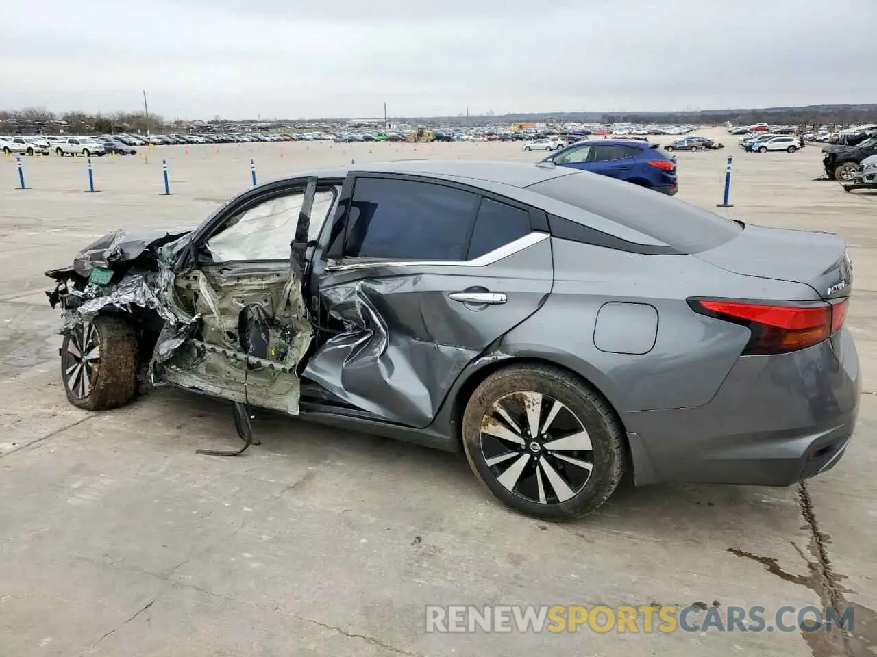 2 Photograph of a damaged car 1N4BL4DV6KC145015 NISSAN ALTIMA 2019
