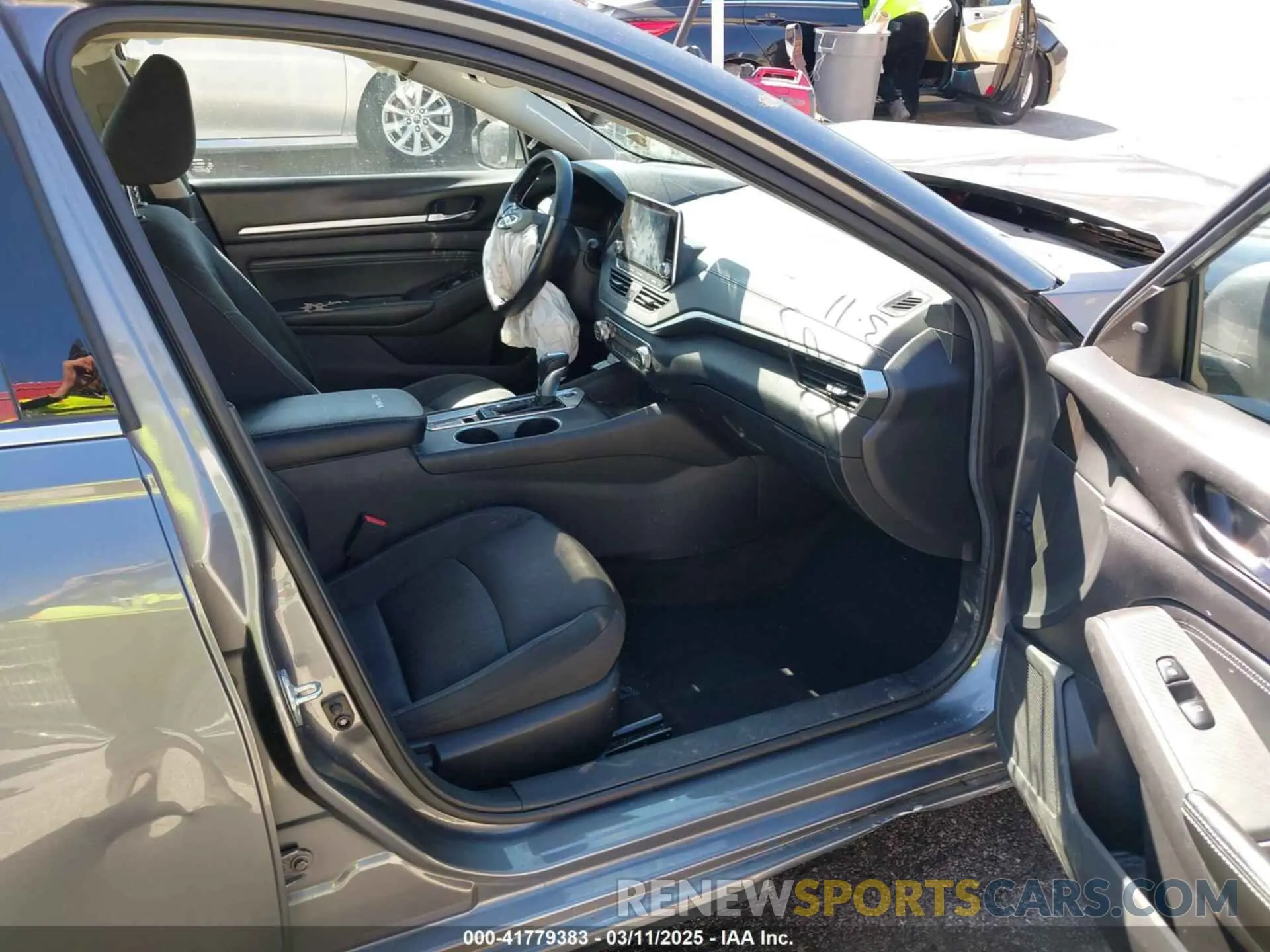 5 Photograph of a damaged car 1N4BL4DV7KC140549 NISSAN ALTIMA 2019