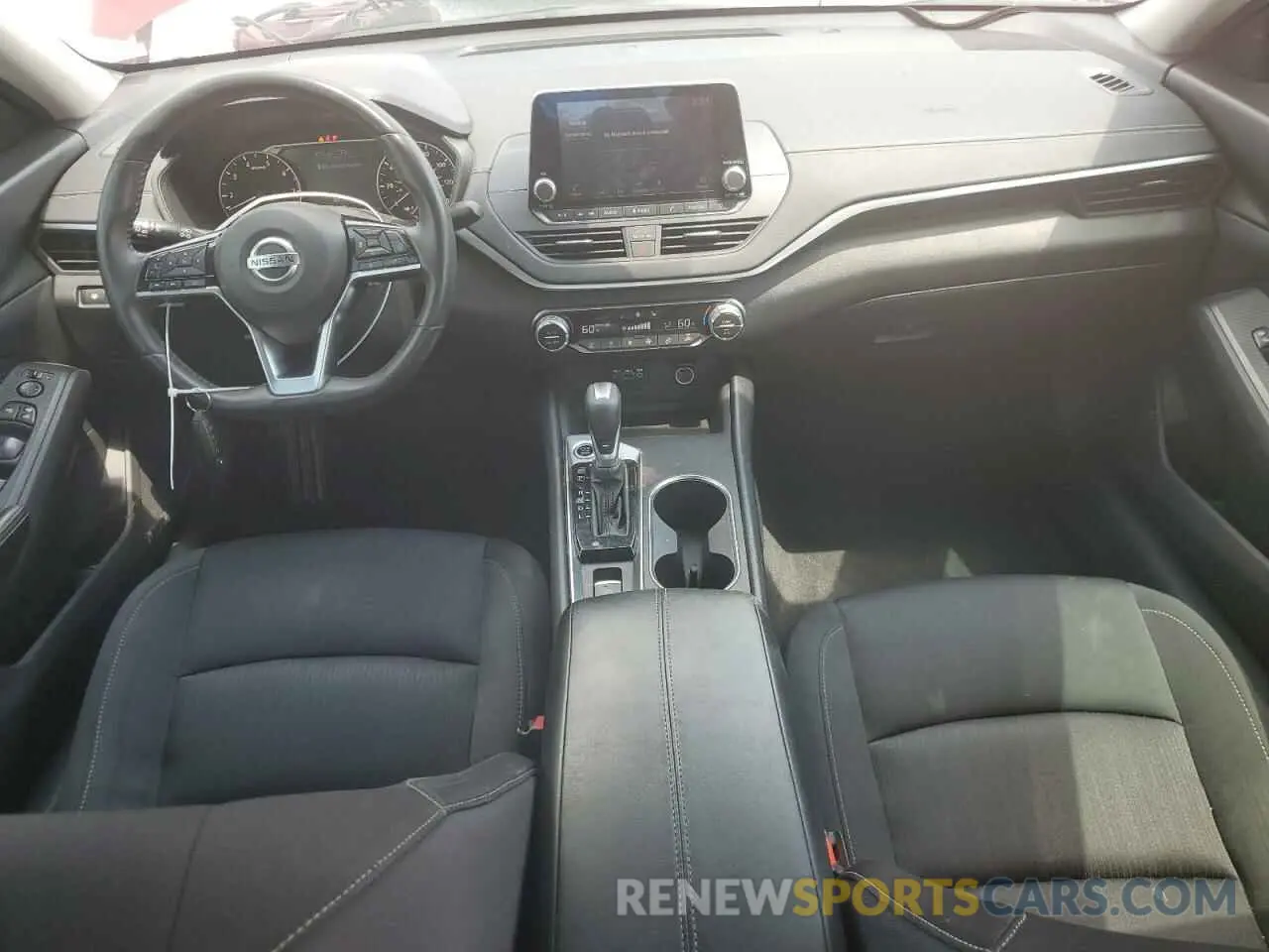 8 Photograph of a damaged car 1N4BL4DV7KC146500 NISSAN ALTIMA 2019