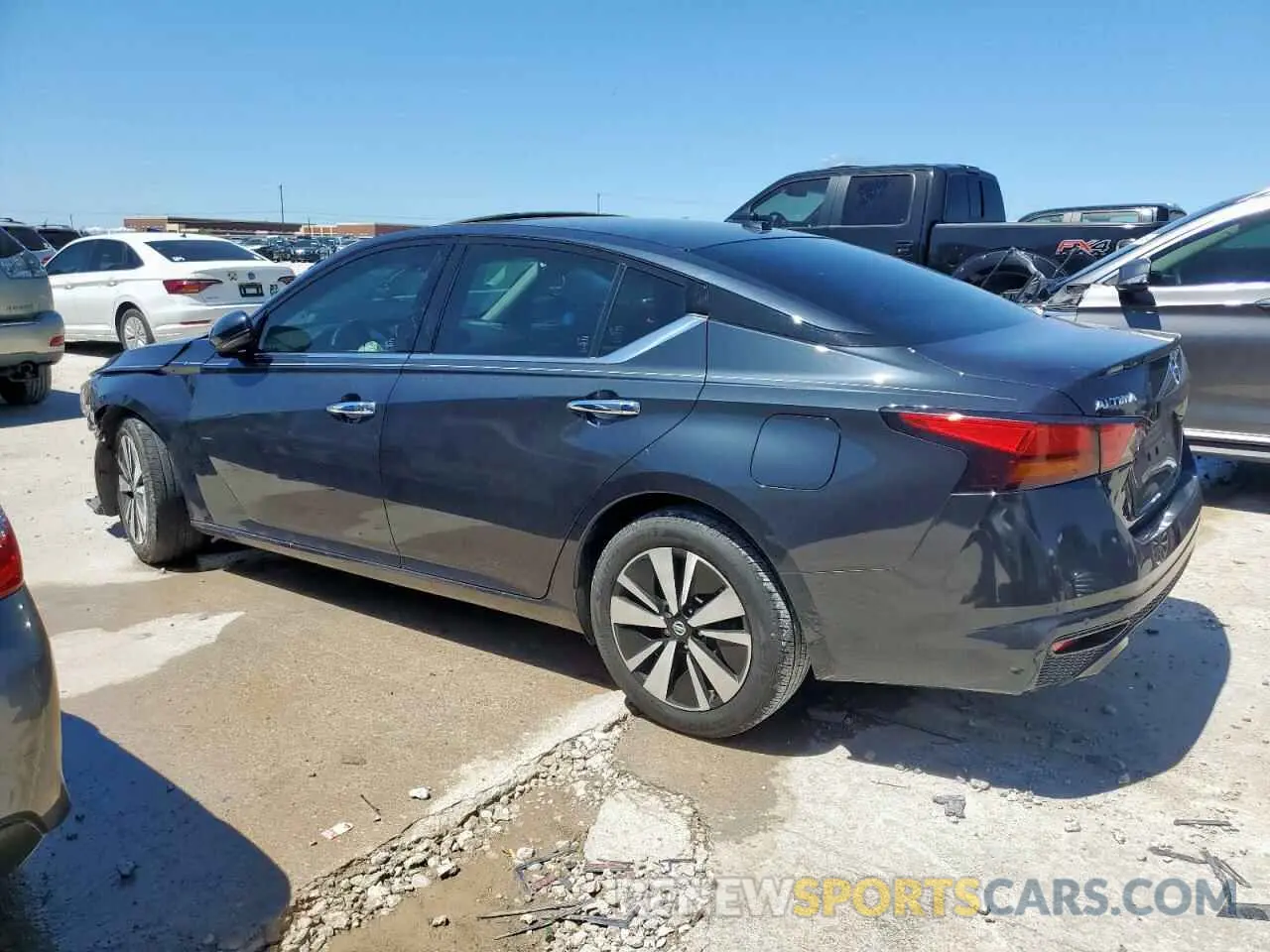 2 Photograph of a damaged car 1N4BL4DV8KC110749 NISSAN ALTIMA 2019