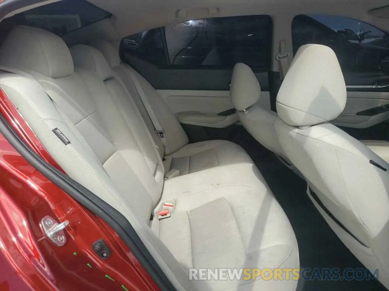 10 Photograph of a damaged car 1N4BL4DV8KC114087 NISSAN ALTIMA 2019