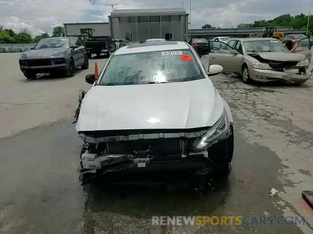 14 Photograph of a damaged car 1N4BL4DV8KC115689 NISSAN ALTIMA 2019