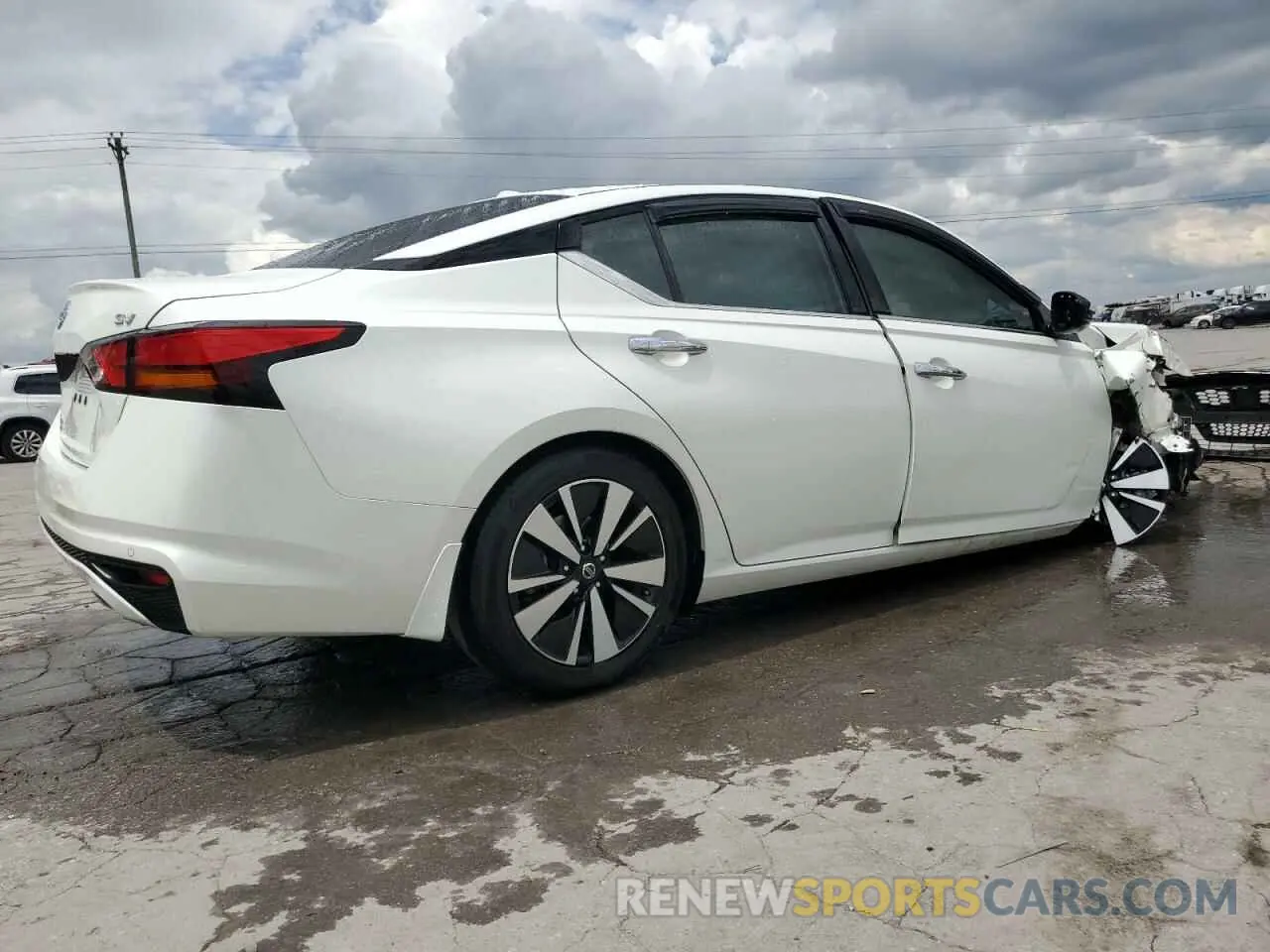 3 Photograph of a damaged car 1N4BL4DV8KC115689 NISSAN ALTIMA 2019