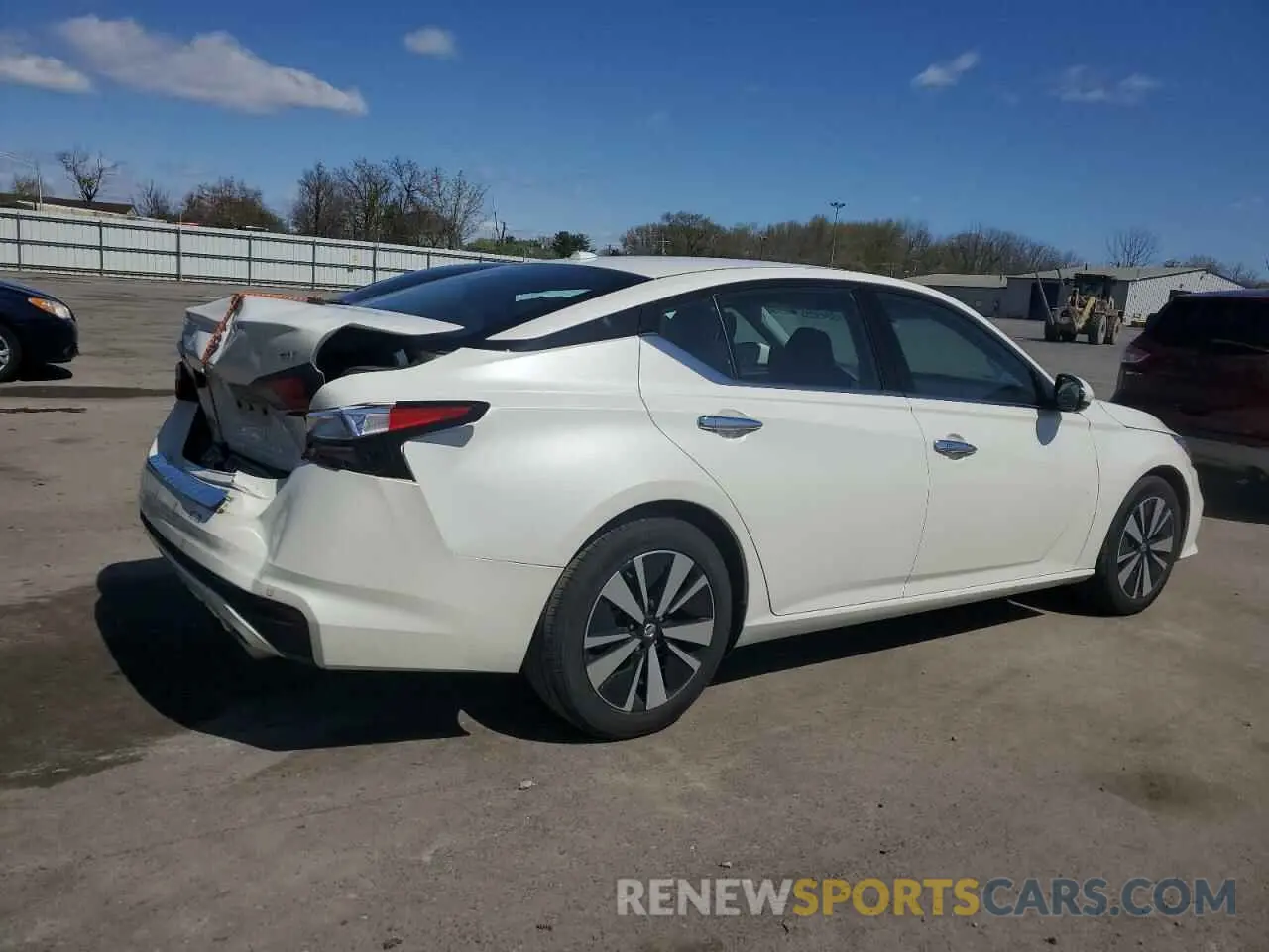 3 Photograph of a damaged car 1N4BL4DV8KC120519 NISSAN ALTIMA 2019