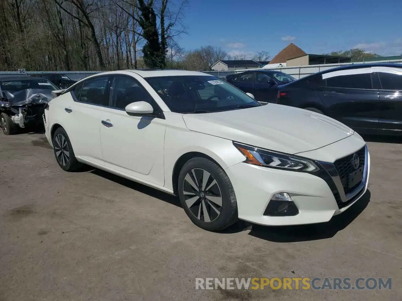 4 Photograph of a damaged car 1N4BL4DV8KC120519 NISSAN ALTIMA 2019