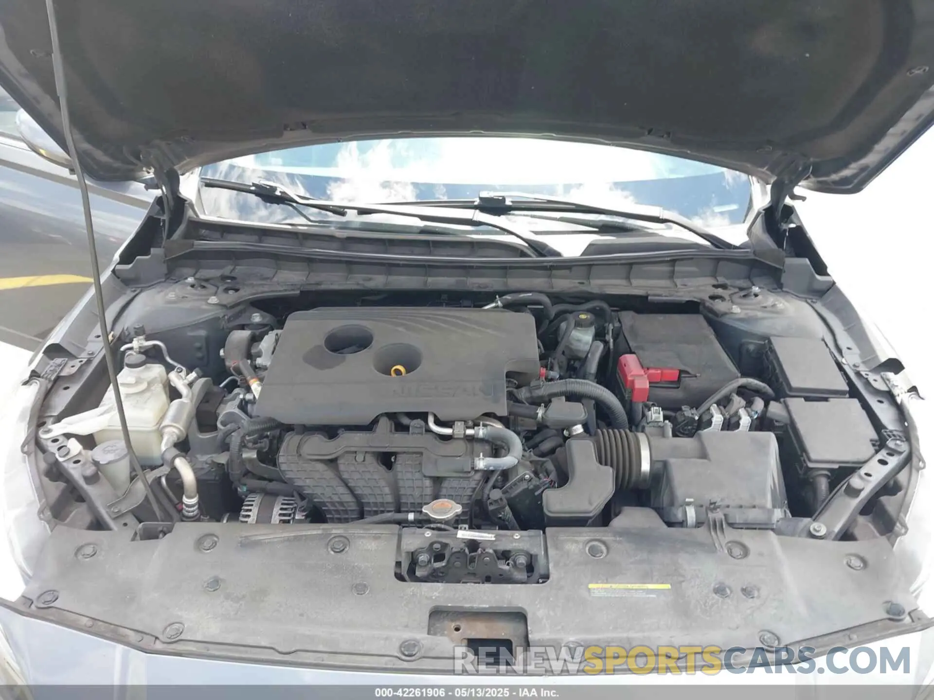 10 Photograph of a damaged car 1N4BL4DV8KC123713 NISSAN ALTIMA 2019