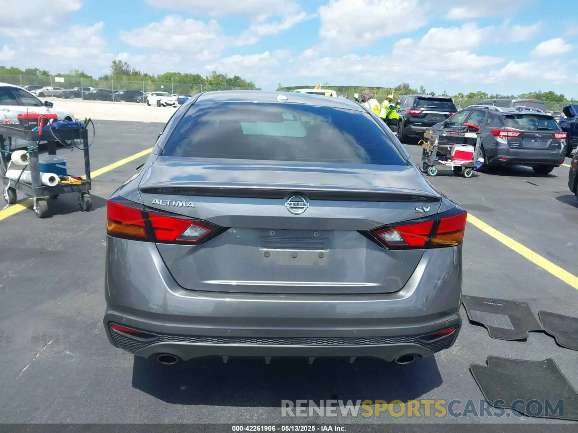 16 Photograph of a damaged car 1N4BL4DV8KC123713 NISSAN ALTIMA 2019