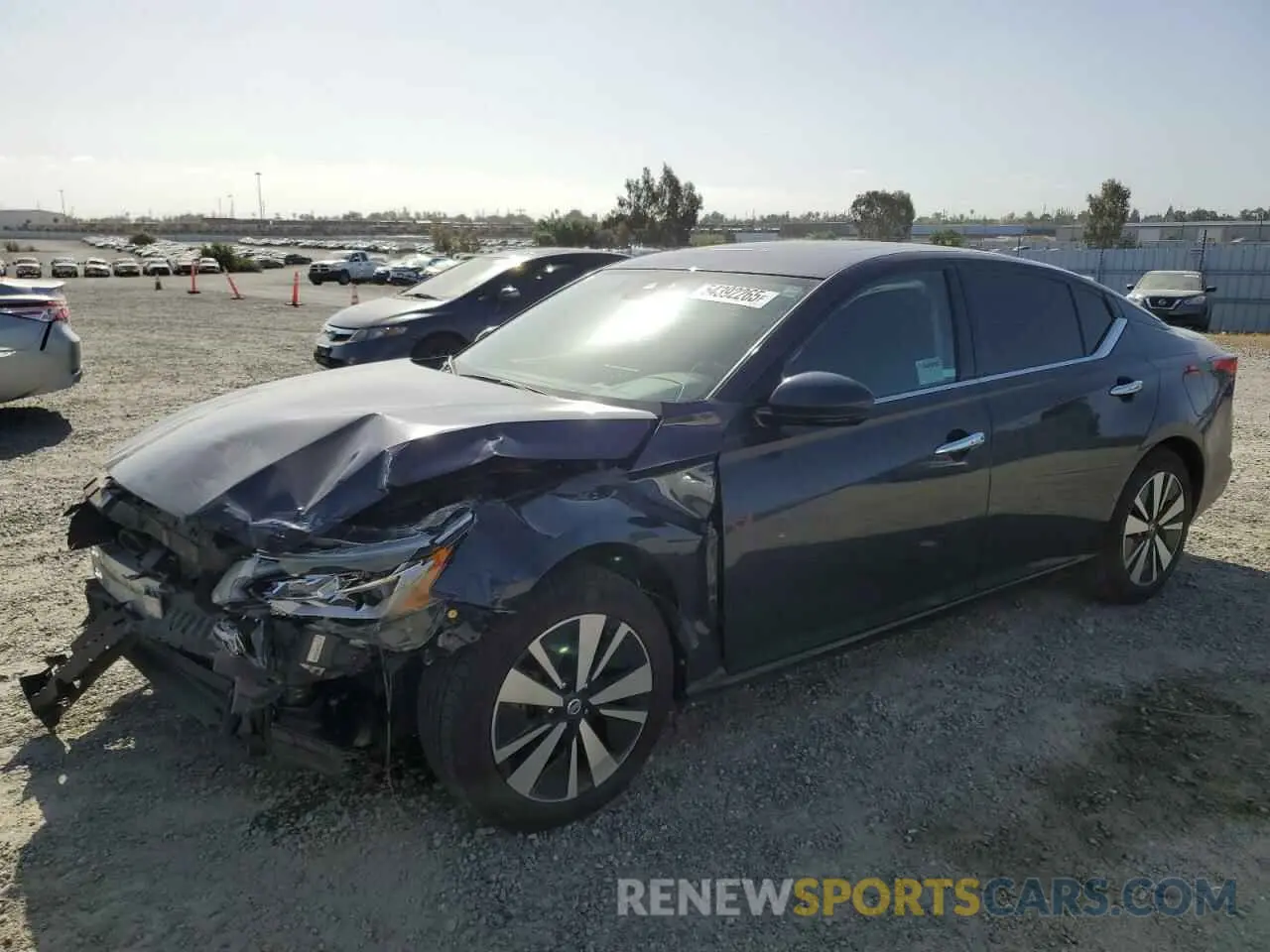 1 Photograph of a damaged car 1N4BL4DV8KC128023 NISSAN ALTIMA 2019