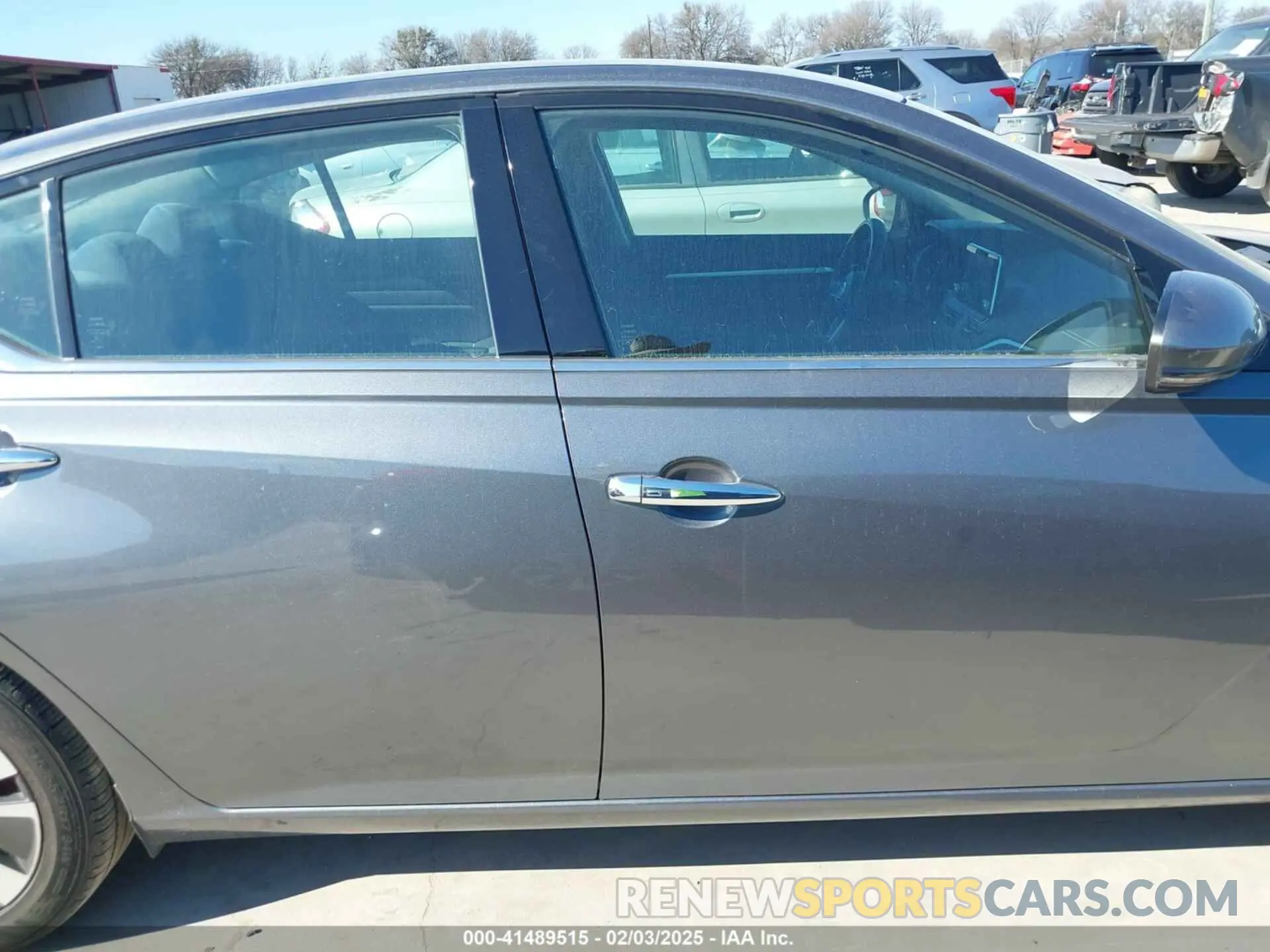 14 Photograph of a damaged car 1N4BL4DV8KC132878 NISSAN ALTIMA 2019