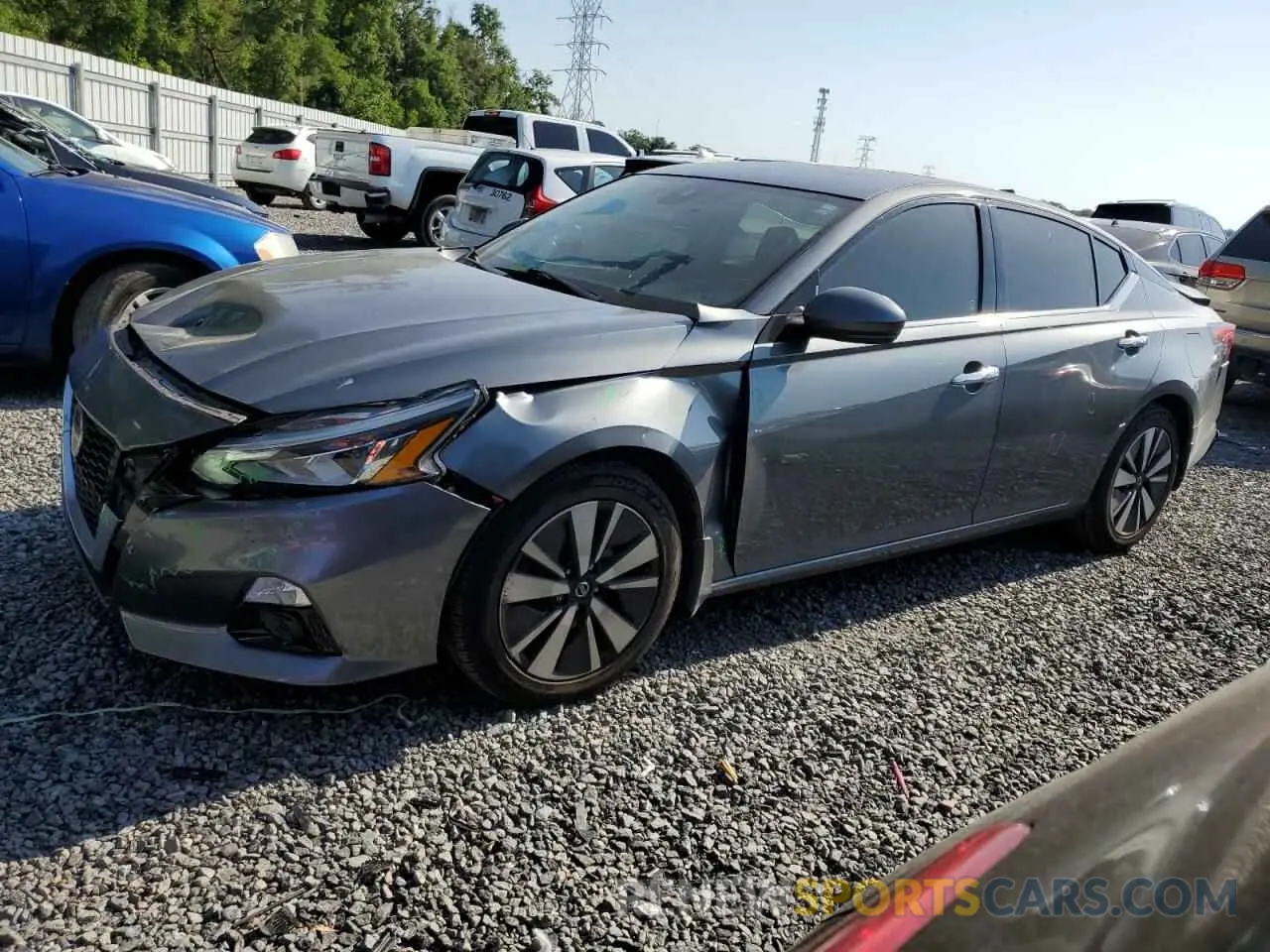 1 Photograph of a damaged car 1N4BL4DV8KC173706 NISSAN ALTIMA 2019