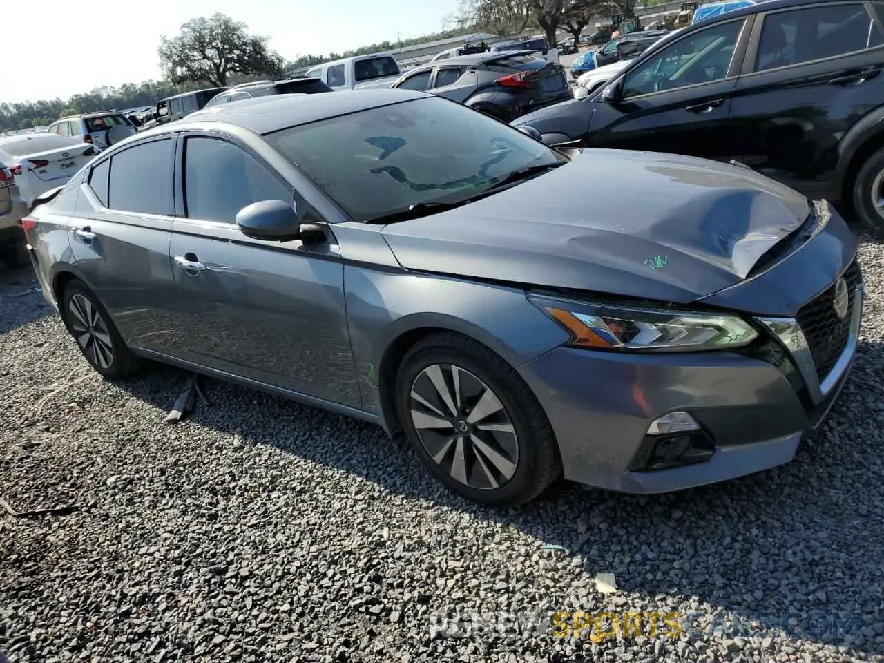 4 Photograph of a damaged car 1N4BL4DV8KC173706 NISSAN ALTIMA 2019