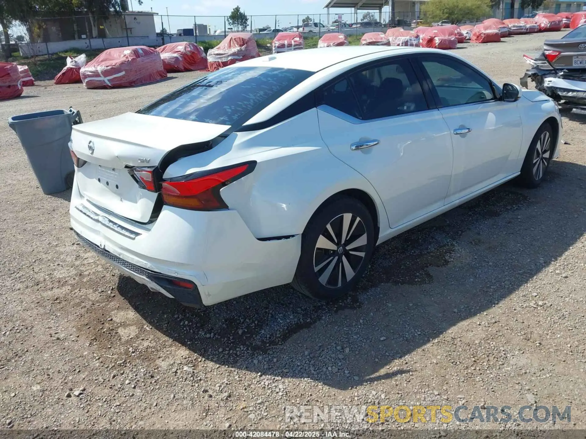 4 Photograph of a damaged car 1N4BL4DV8KC177433 NISSAN ALTIMA 2019