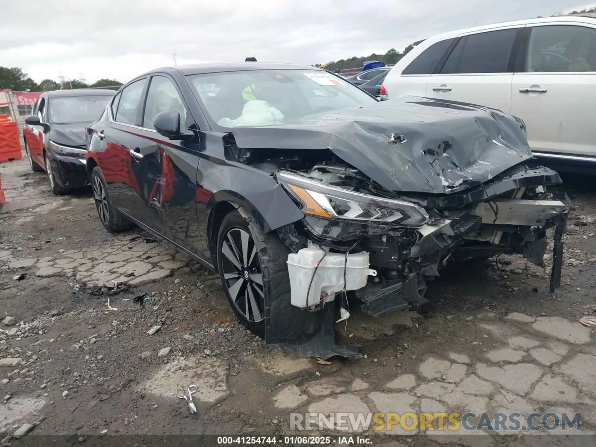 1 Photograph of a damaged car 1N4BL4DV8KC210530 NISSAN ALTIMA 2019