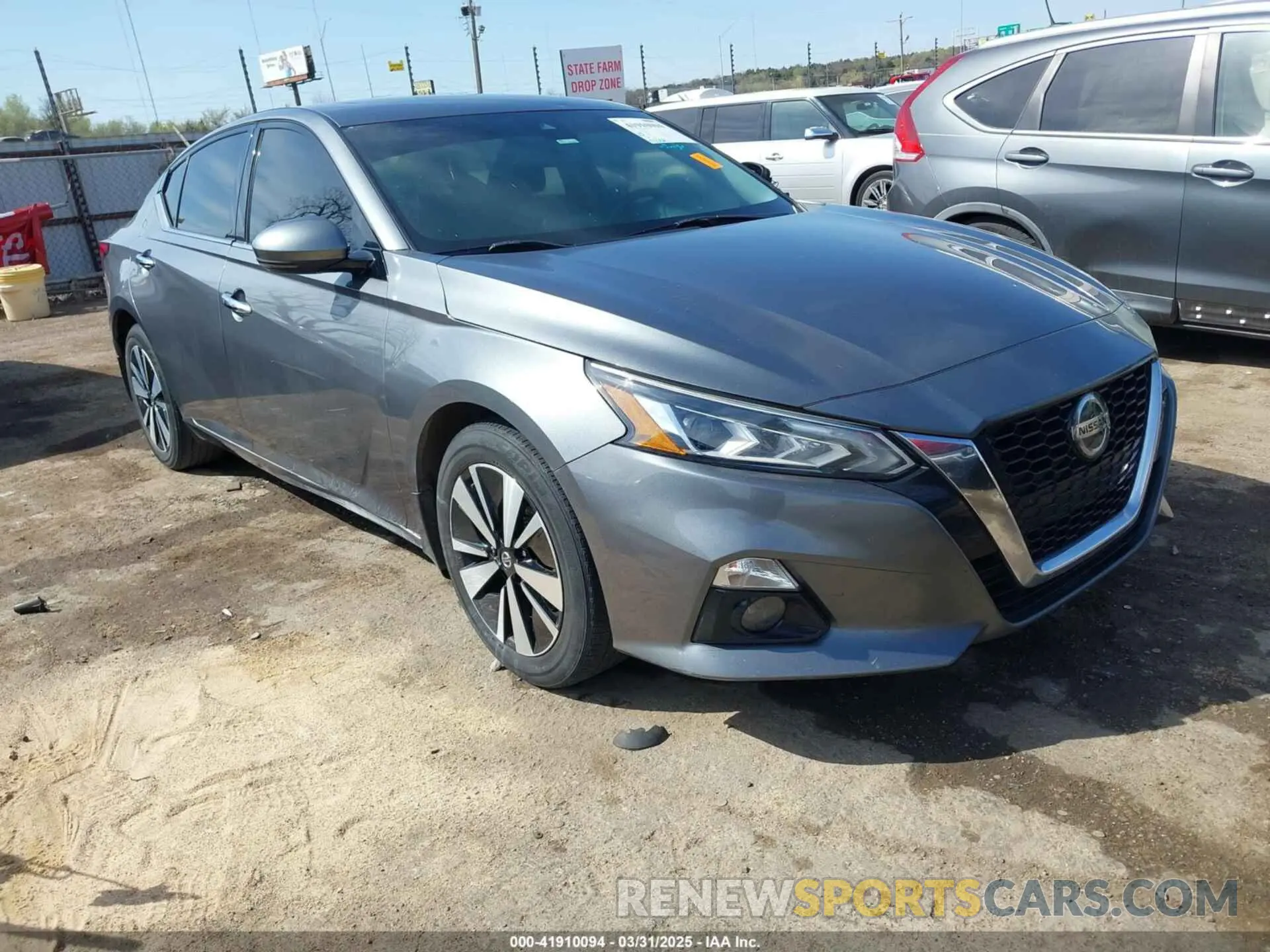 1 Photograph of a damaged car 1N4BL4DV8KC216862 NISSAN ALTIMA 2019