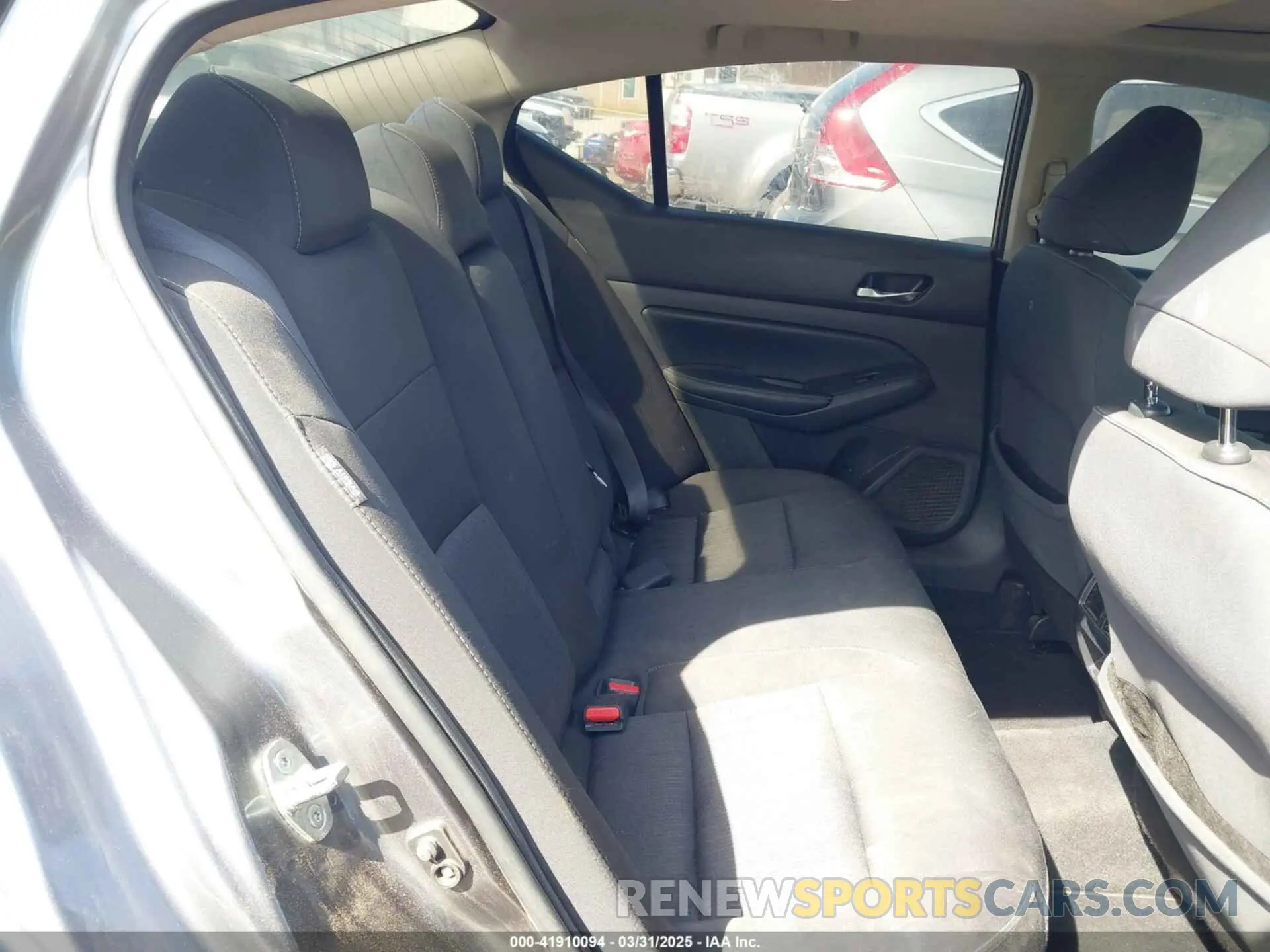 8 Photograph of a damaged car 1N4BL4DV8KC216862 NISSAN ALTIMA 2019