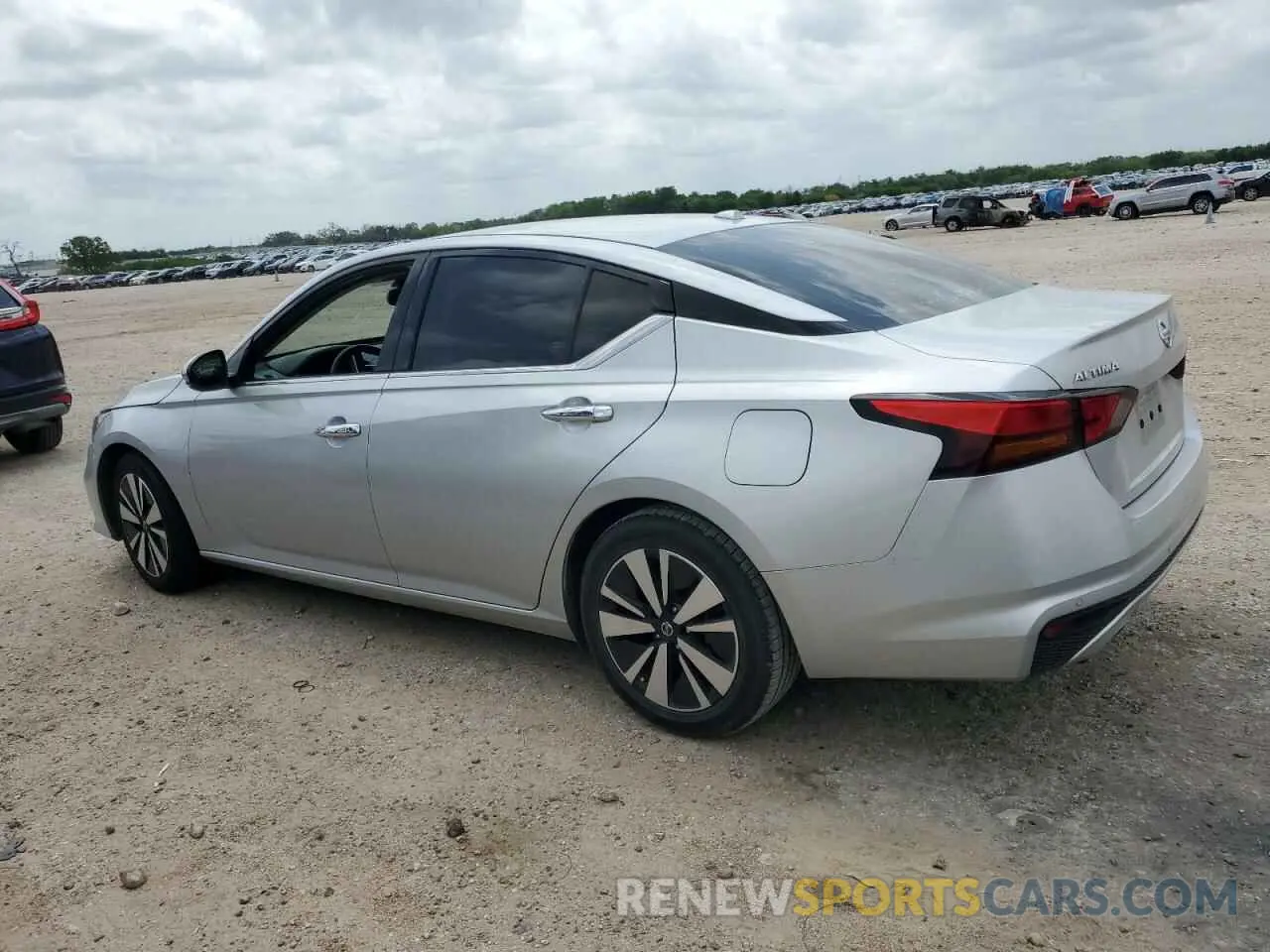 2 Photograph of a damaged car 1N4BL4DV9KC107925 NISSAN ALTIMA 2019