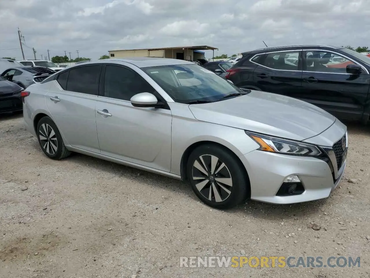 4 Photograph of a damaged car 1N4BL4DV9KC107925 NISSAN ALTIMA 2019