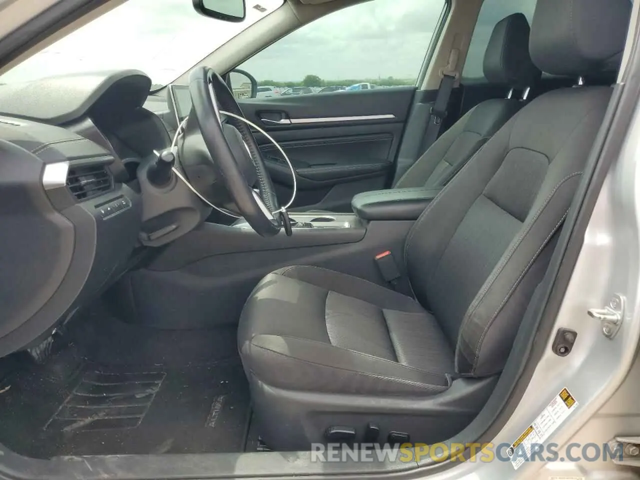 7 Photograph of a damaged car 1N4BL4DV9KC107925 NISSAN ALTIMA 2019