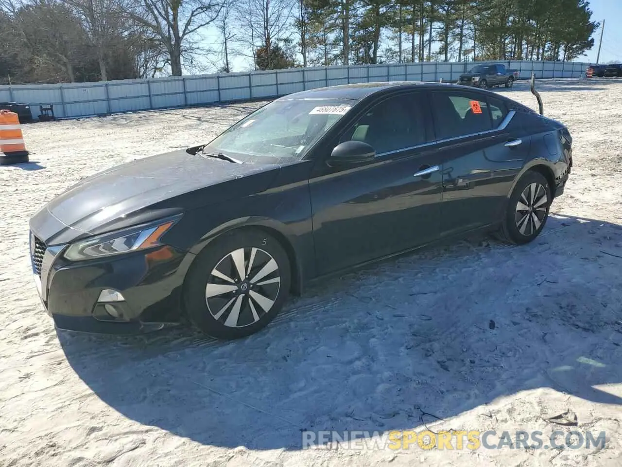 1 Photograph of a damaged car 1N4BL4DV9KC112736 NISSAN ALTIMA 2019