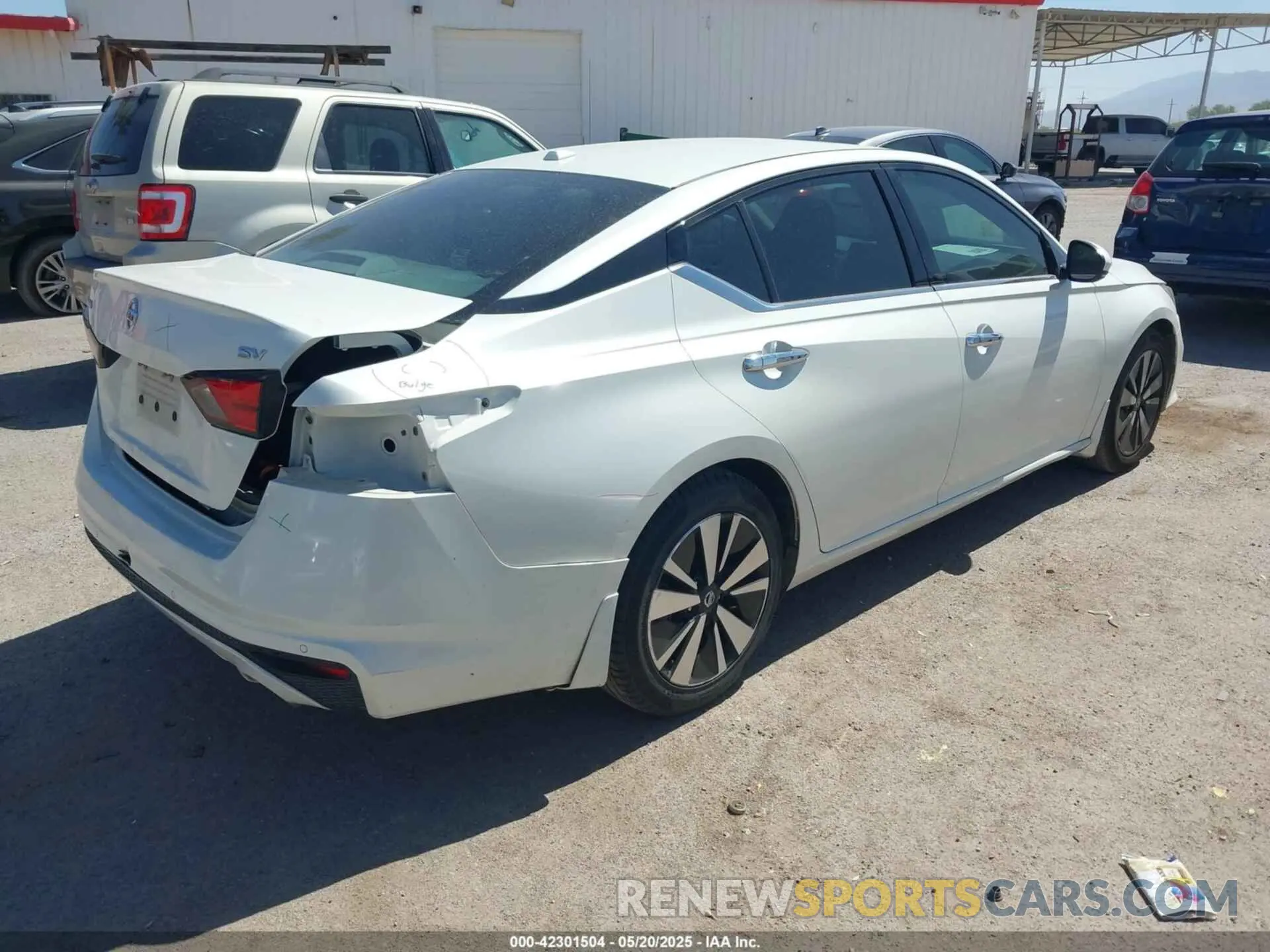4 Photograph of a damaged car 1N4BL4DV9KC116365 NISSAN ALTIMA 2019
