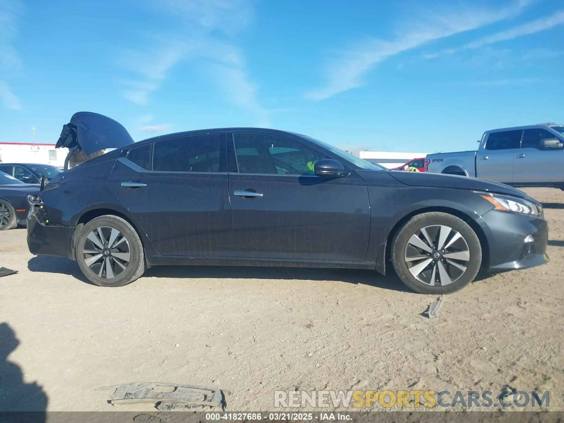 13 Photograph of a damaged car 1N4BL4DV9KC117080 NISSAN ALTIMA 2019