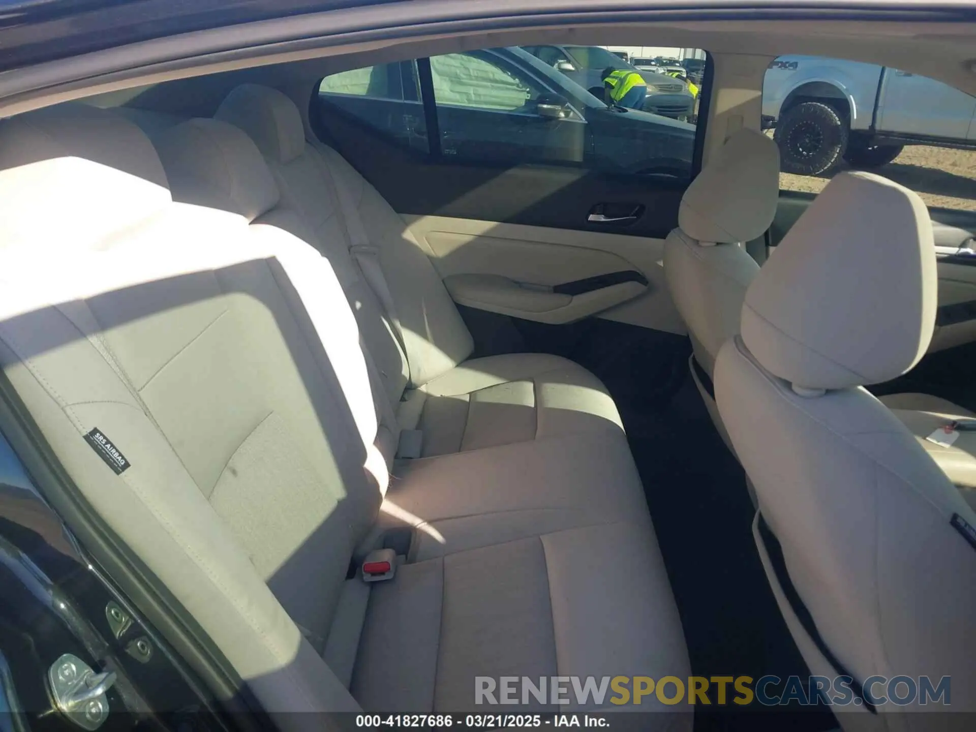 8 Photograph of a damaged car 1N4BL4DV9KC117080 NISSAN ALTIMA 2019