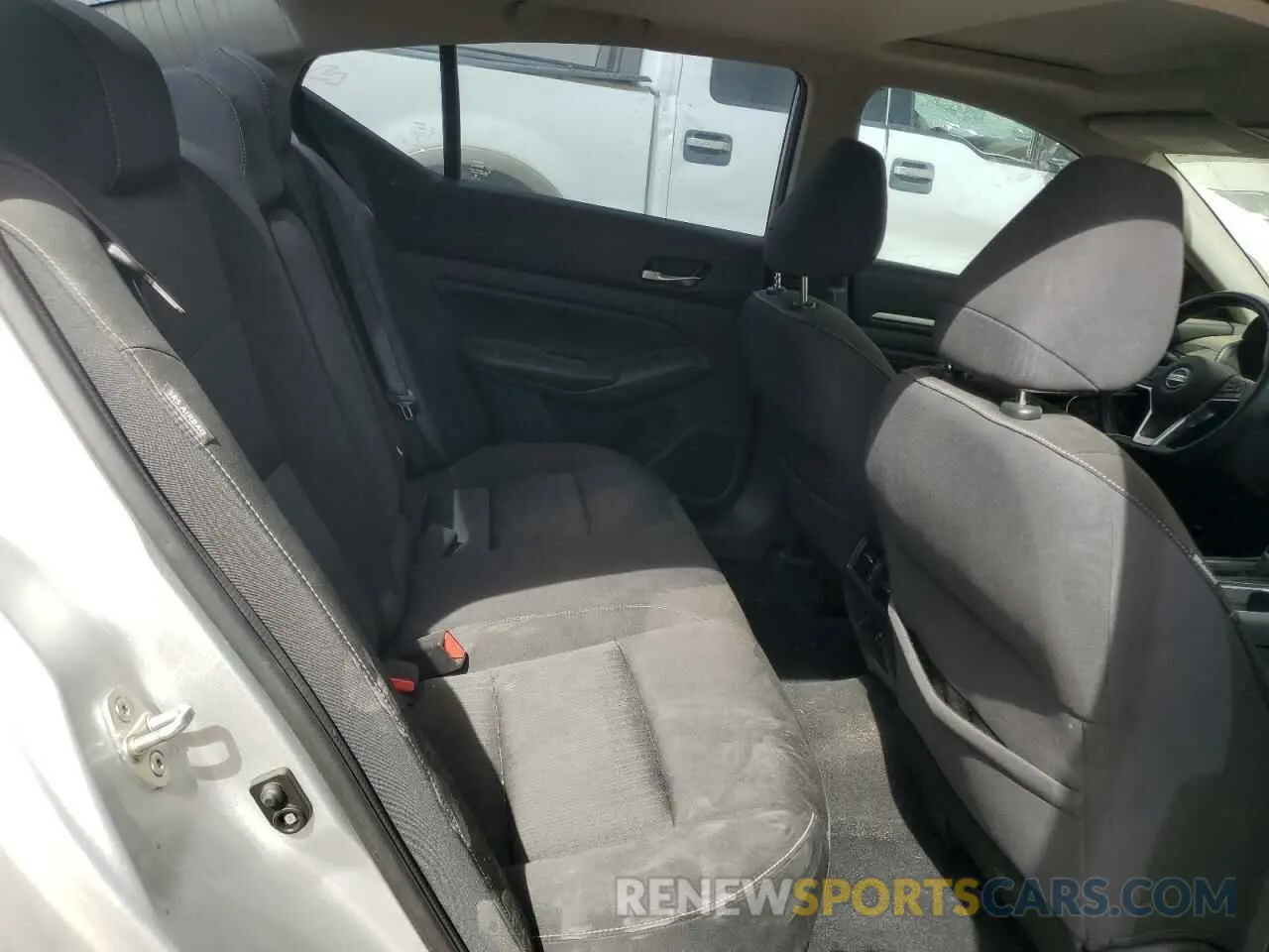 11 Photograph of a damaged car 1N4BL4DV9KC124160 NISSAN ALTIMA 2019