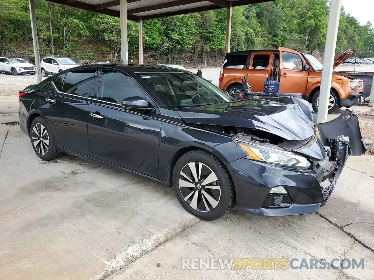 4 Photograph of a damaged car 1N4BL4DV9KC127933 NISSAN ALTIMA 2019