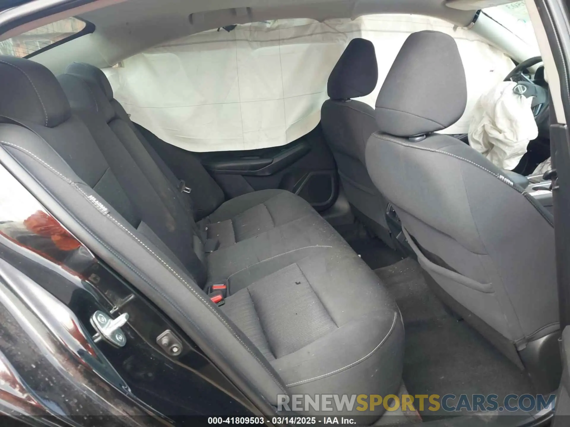 8 Photograph of a damaged car 1N4BL4DV9KC128516 NISSAN ALTIMA 2019