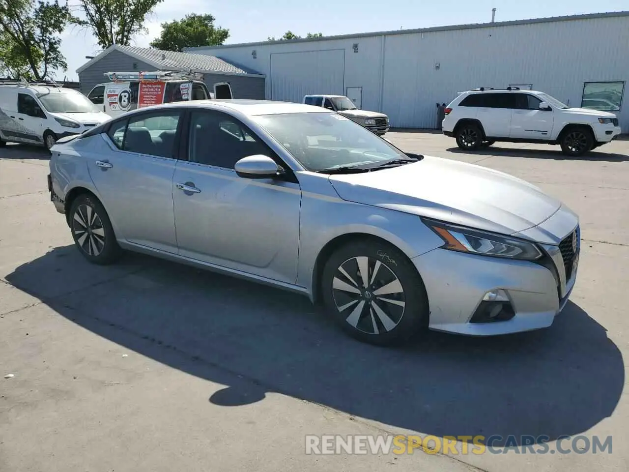 4 Photograph of a damaged car 1N4BL4DV9KC140858 NISSAN ALTIMA 2019