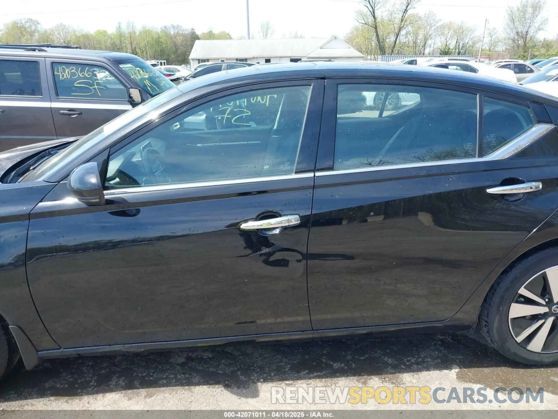 14 Photograph of a damaged car 1N4BL4DV9KC148460 NISSAN ALTIMA 2019