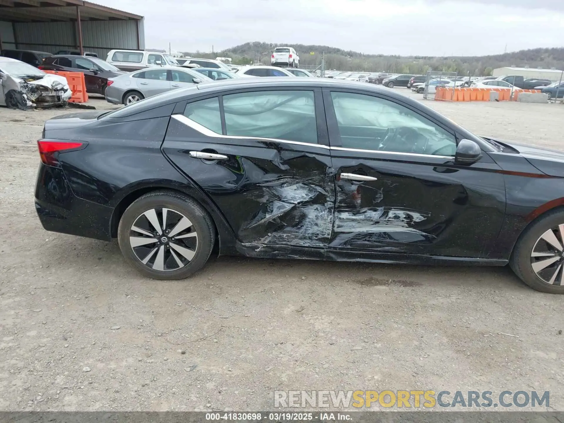 13 Photograph of a damaged car 1N4BL4DVXKC106377 NISSAN ALTIMA 2019