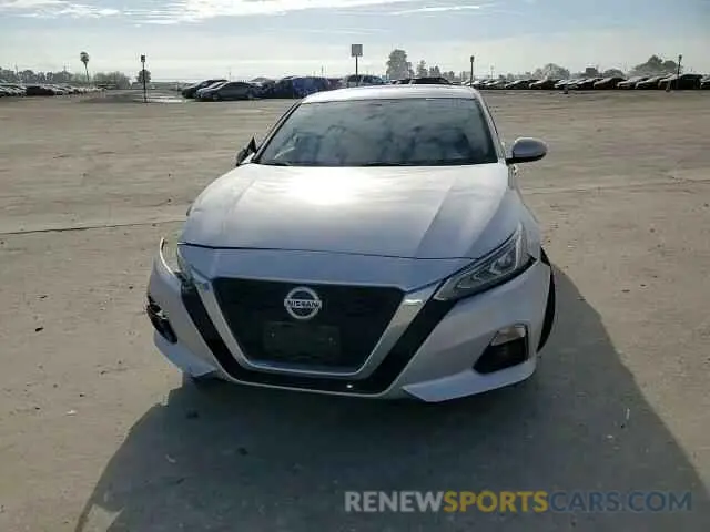 11 Photograph of a damaged car 1N4BL4DVXKC125902 NISSAN ALTIMA 2019
