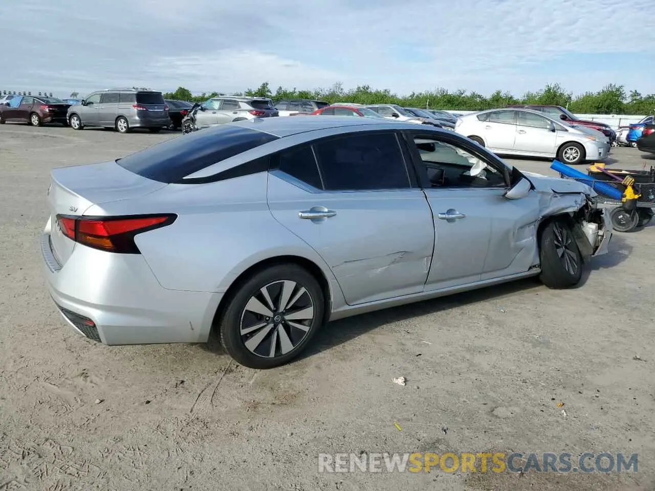 3 Photograph of a damaged car 1N4BL4DVXKC125902 NISSAN ALTIMA 2019