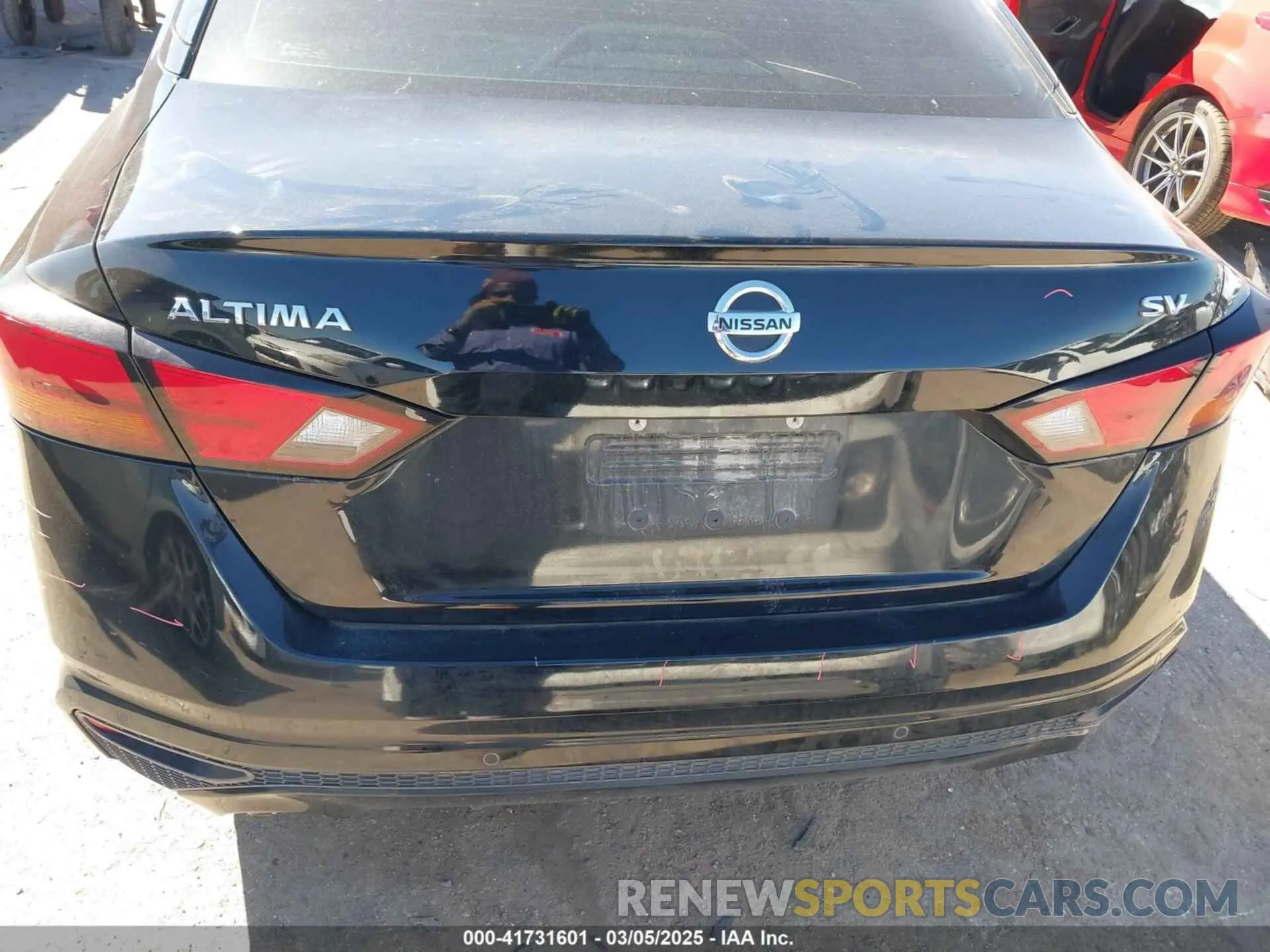 16 Photograph of a damaged car 1N4BL4DVXKN306325 NISSAN ALTIMA 2019