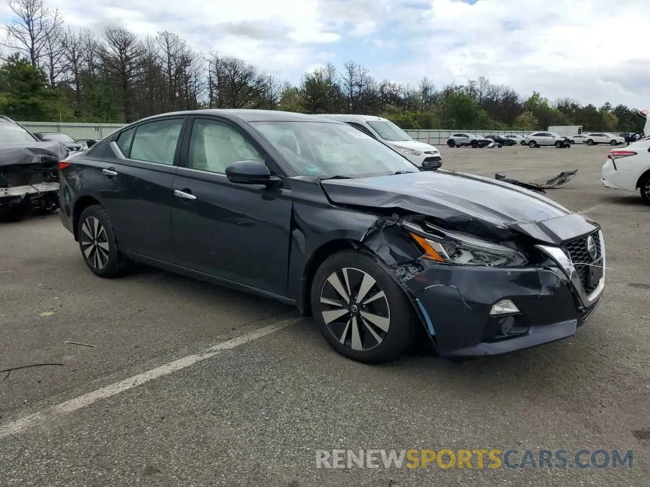 4 Photograph of a damaged car 1N4BL4DW2KC152472 NISSAN ALTIMA 2019
