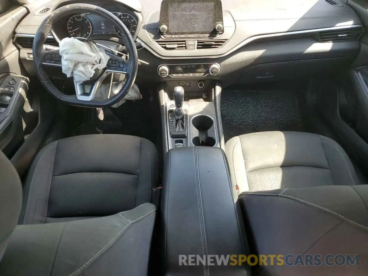 8 Photograph of a damaged car 1N4BL4DW3KN321497 NISSAN ALTIMA 2019