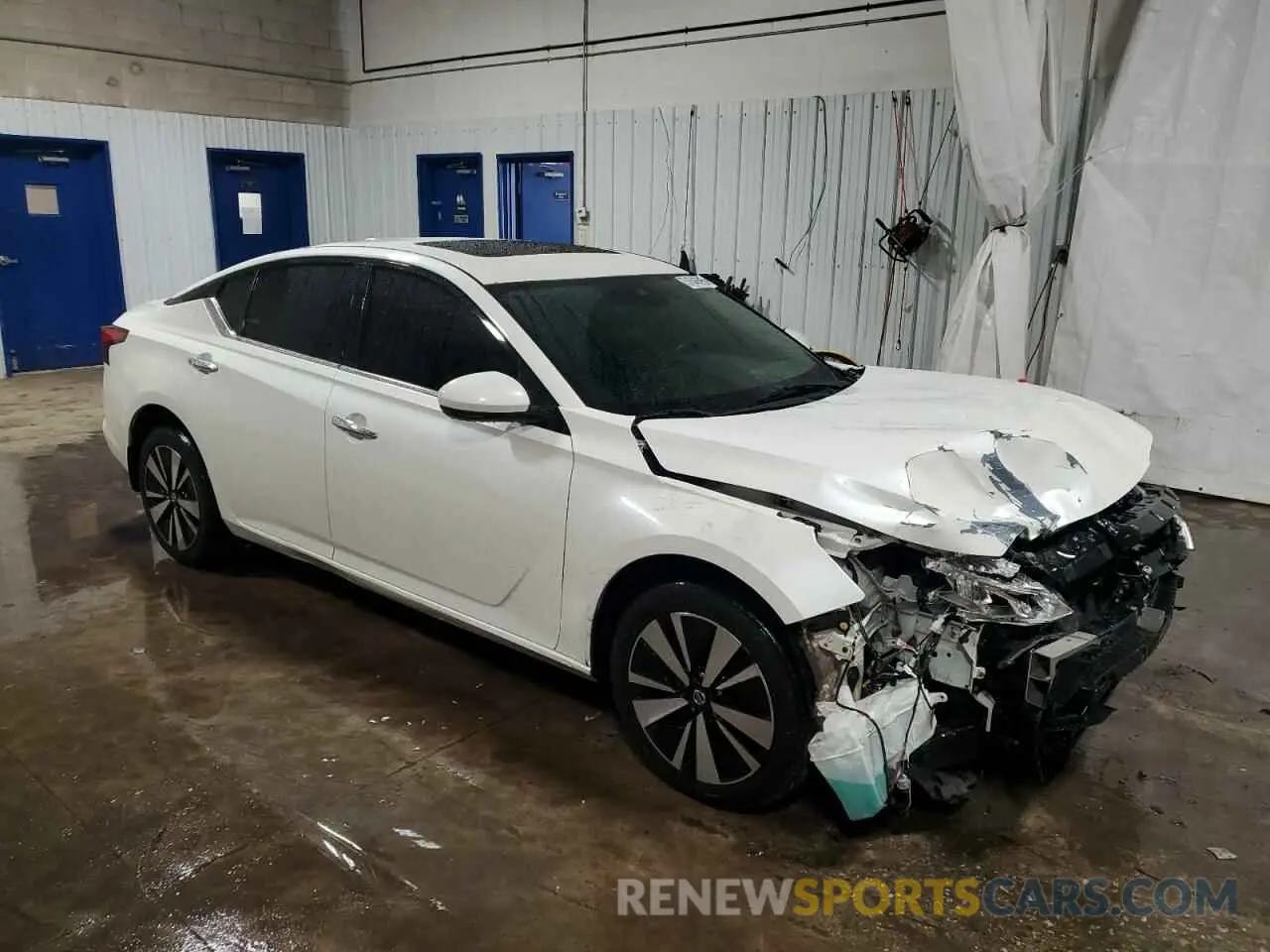 4 Photograph of a damaged car 1N4BL4DW5KC250167 NISSAN ALTIMA 2019