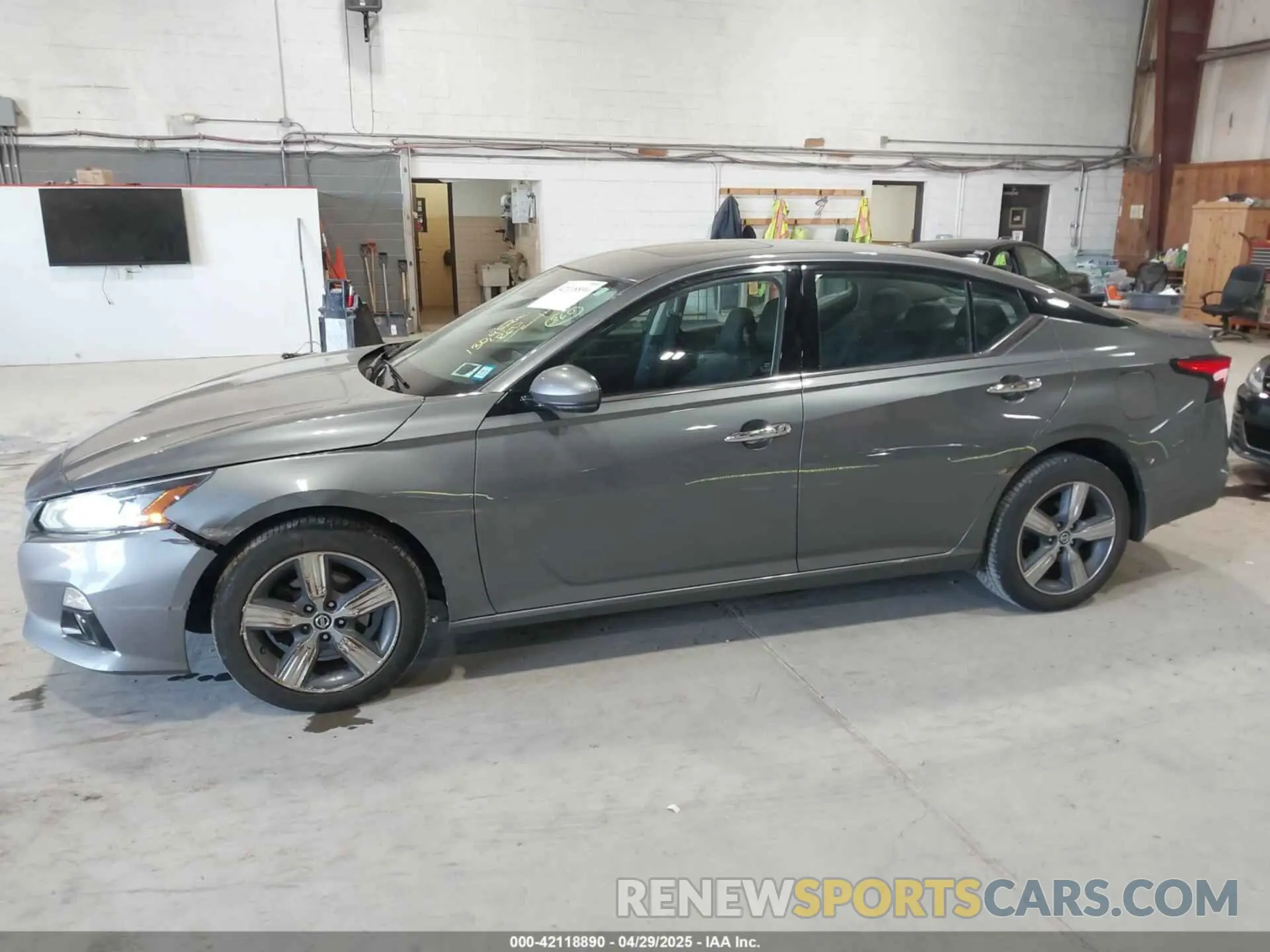 6 Photograph of a damaged car 1N4BL4DW5KN302899 NISSAN ALTIMA 2019