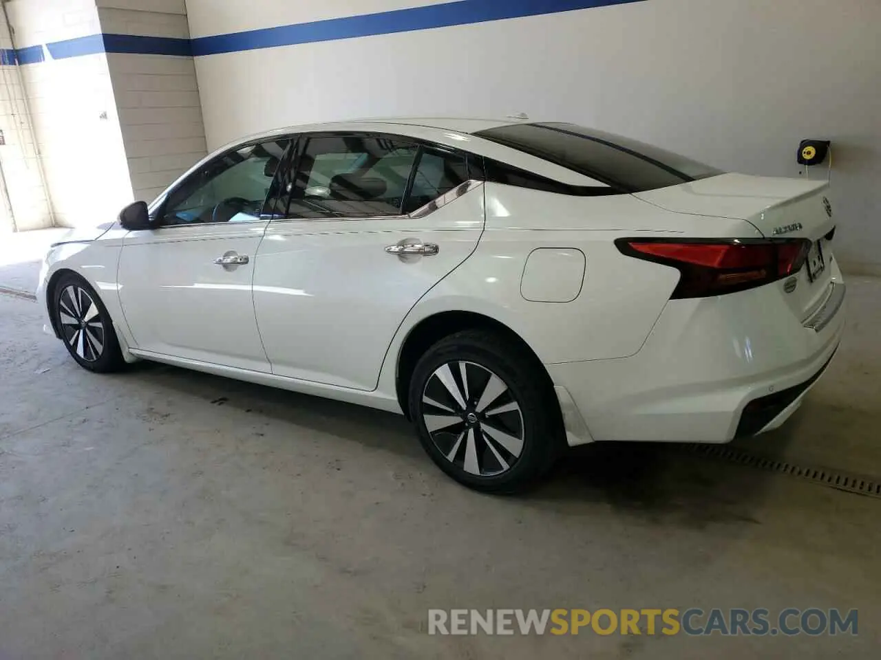 2 Photograph of a damaged car 1N4BL4DW7KC129866 NISSAN ALTIMA 2019