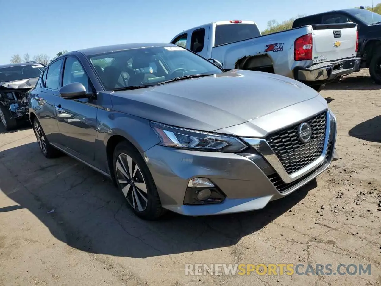 4 Photograph of a damaged car 1N4BL4DW7KC144979 NISSAN ALTIMA 2019