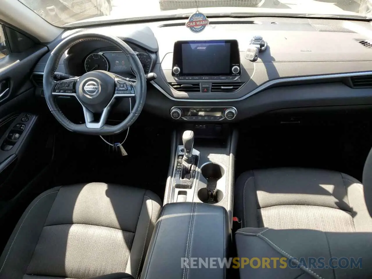 8 Photograph of a damaged car 1N4BL4DW7KC144979 NISSAN ALTIMA 2019