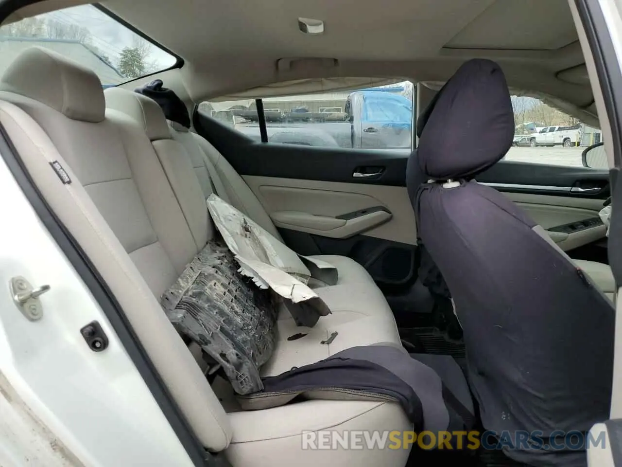 10 Photograph of a damaged car 1N4BL4DW7KC194863 NISSAN ALTIMA 2019
