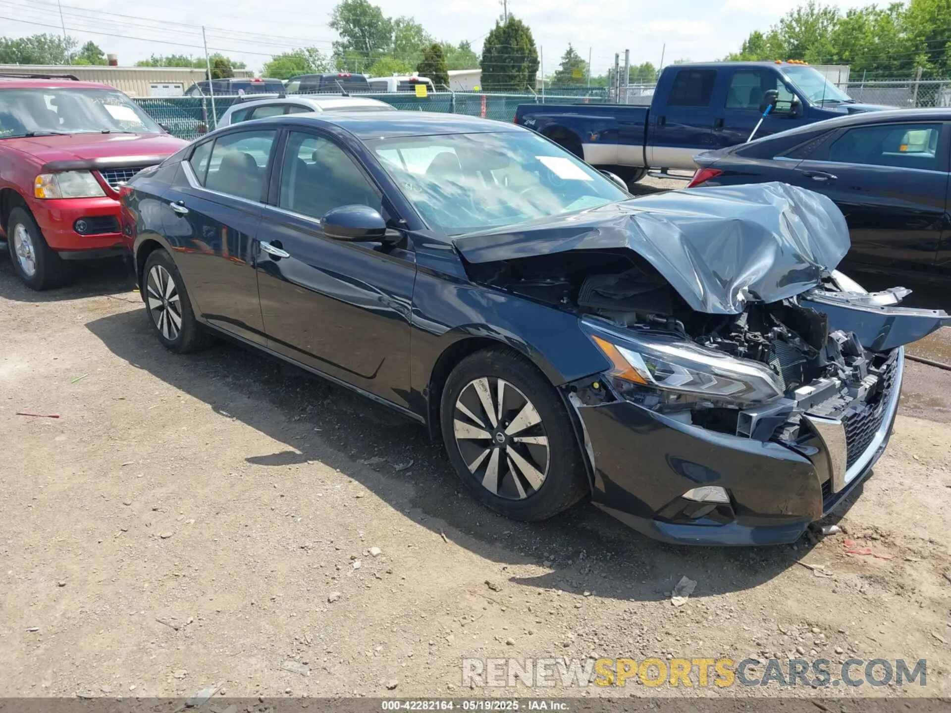 1 Photograph of a damaged car 1N4BL4DW9KN300931 NISSAN ALTIMA 2019