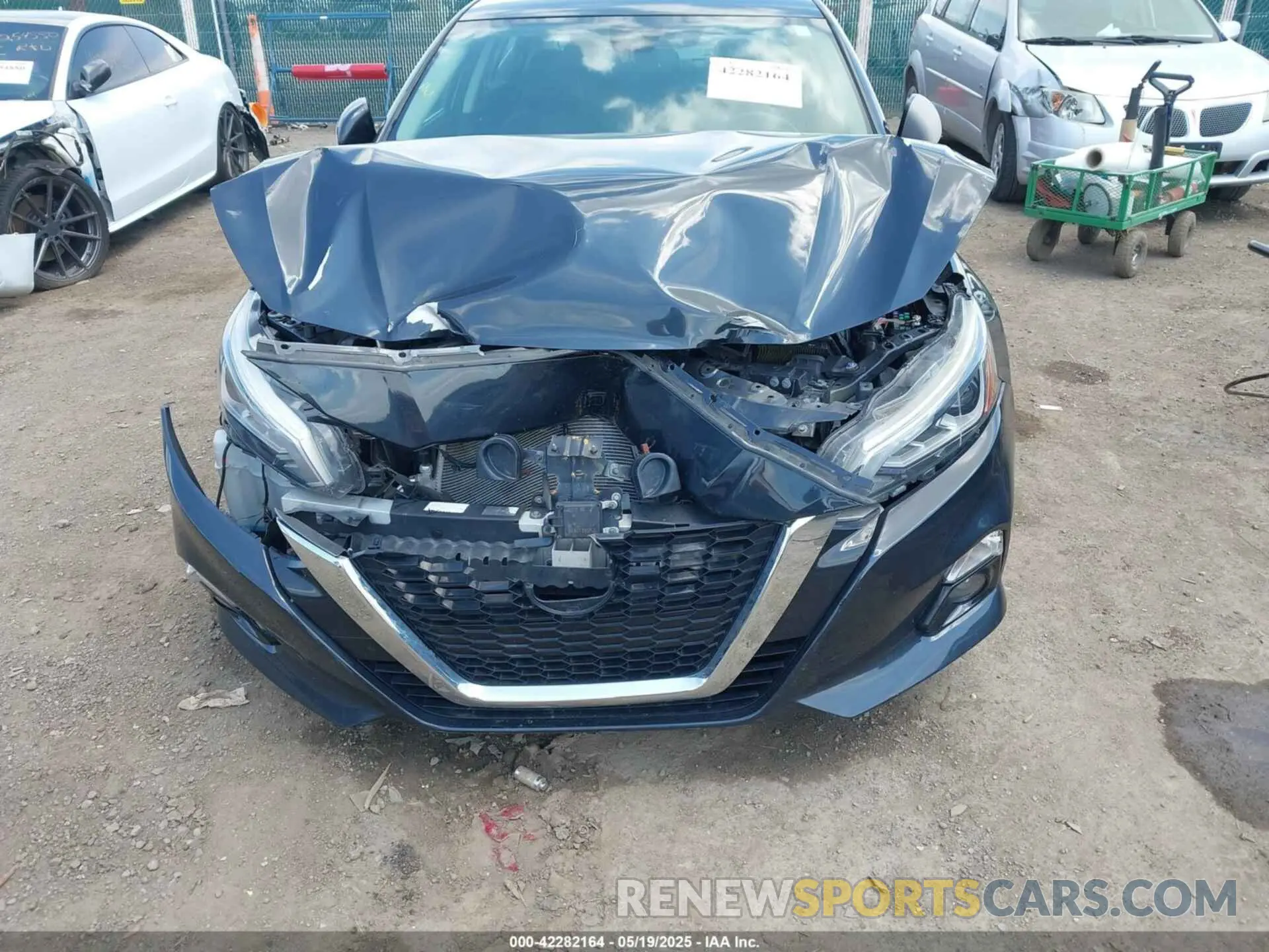 6 Photograph of a damaged car 1N4BL4DW9KN300931 NISSAN ALTIMA 2019