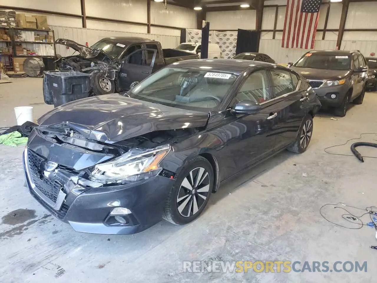 1 Photograph of a damaged car 1N4BL4EV0KC101106 NISSAN ALTIMA 2019