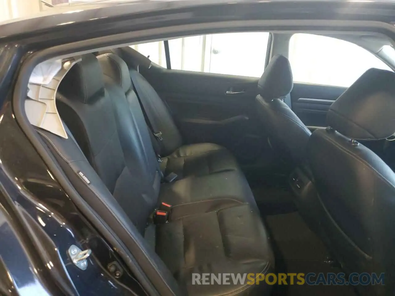 10 Photograph of a damaged car 1N4BL4EV0KC101106 NISSAN ALTIMA 2019