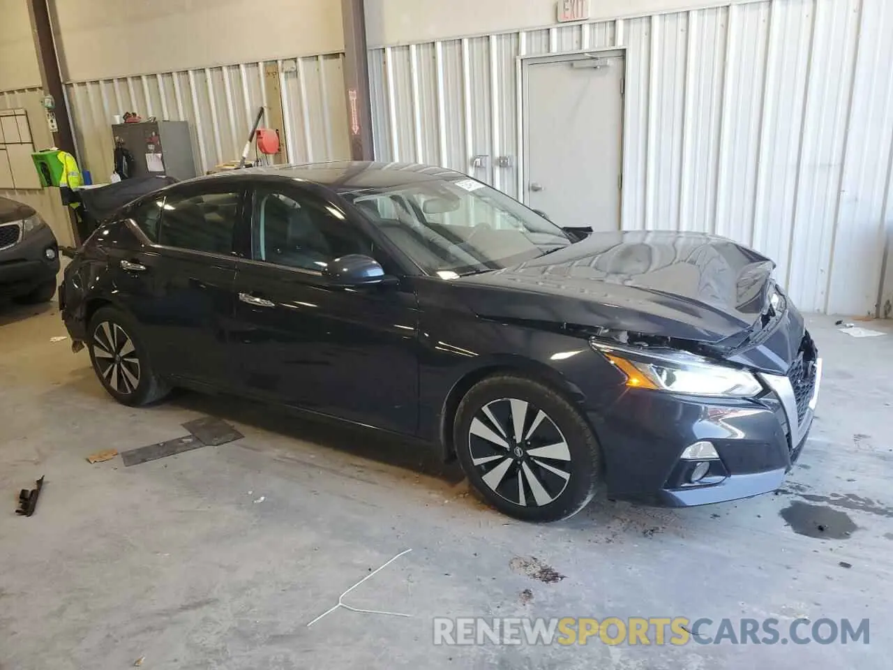 4 Photograph of a damaged car 1N4BL4EV0KC101106 NISSAN ALTIMA 2019