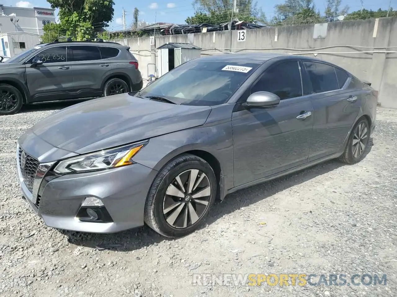 1 Photograph of a damaged car 1N4BL4EV0KC104538 NISSAN ALTIMA 2019