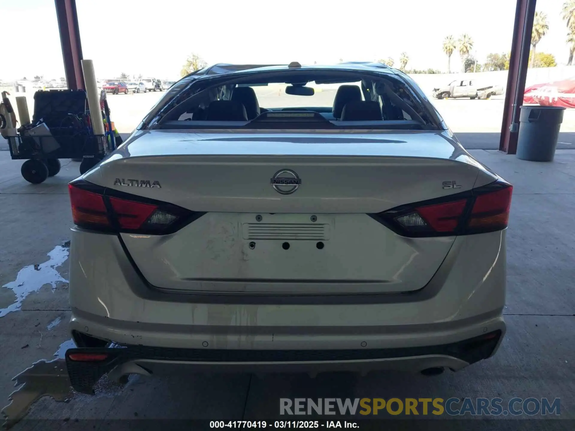 15 Photograph of a damaged car 1N4BL4EV0KC180633 NISSAN ALTIMA 2019